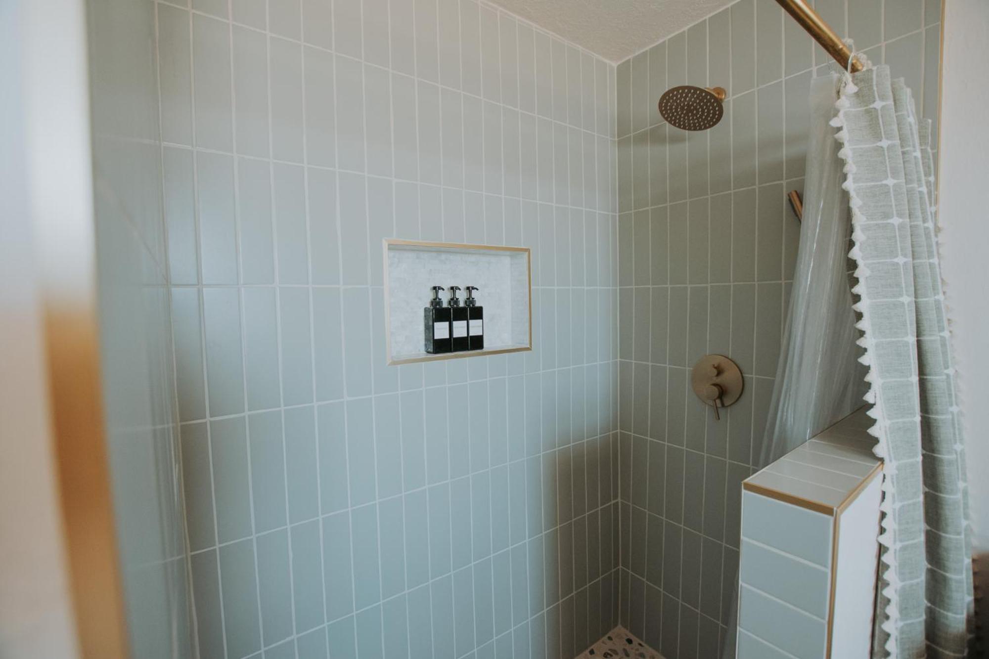 Bohemian Chic An Eclectic Escape-Hot Tub-Pet Friendly-No Pet Fees! Villa Albuquerque Dış mekan fotoğraf